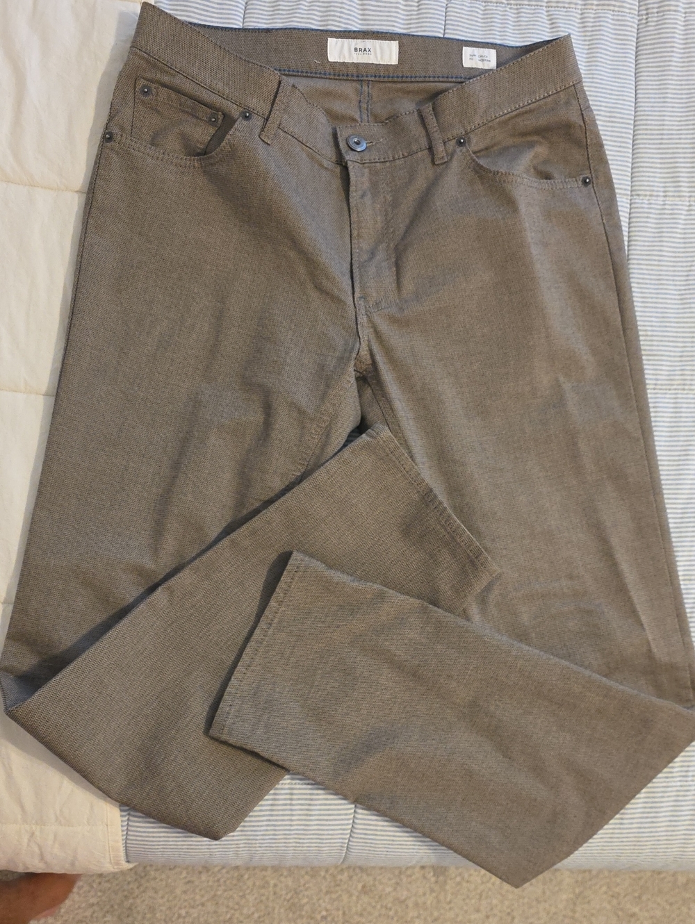 34/32 Men's Slim Chinos in Taupe by BRAX
